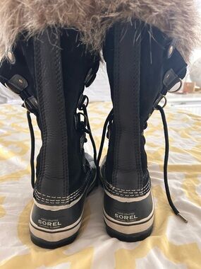 Sorel Black Fur-Trim Lace-Up Winter Boots